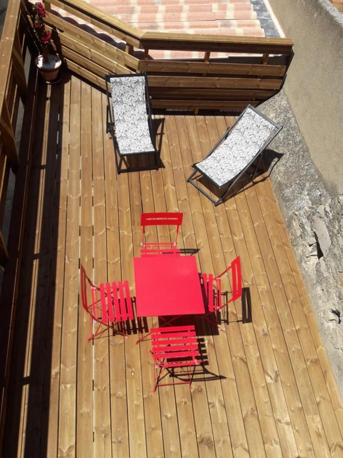 Appartement T2 Avec Terrasse 25m², Garage, Plein Centre-ville
